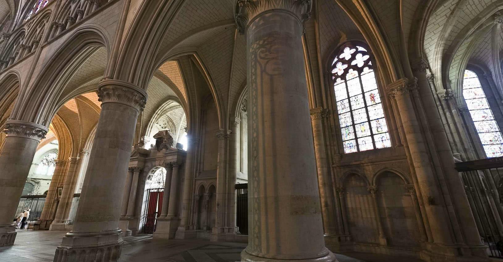 le mans Cathedral 4
